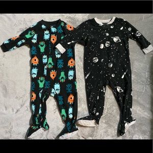 12M Carter’s 2pk sleepers. GUC. Fleece/Warm.